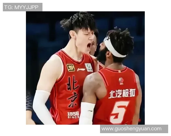 曾凡博半场替补表现抢眼3分6秒内完成1次抢断与2次犯规 曾凡博半场替补表现抢眼3分6秒内完成1次抢断与2次犯规