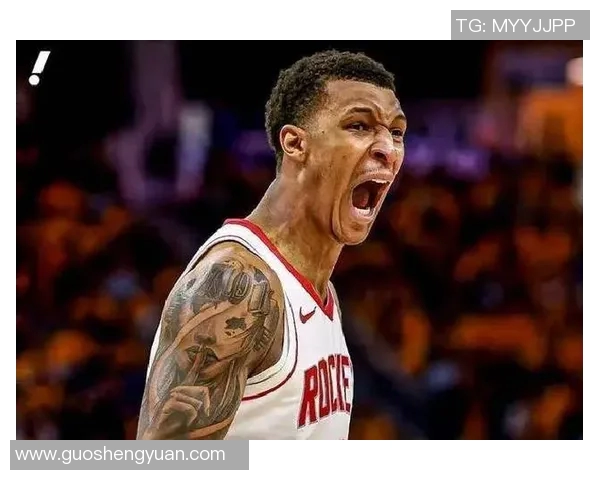 贾巴里史密斯日常穿搭引发关注时尚风潮致敬小帅气质