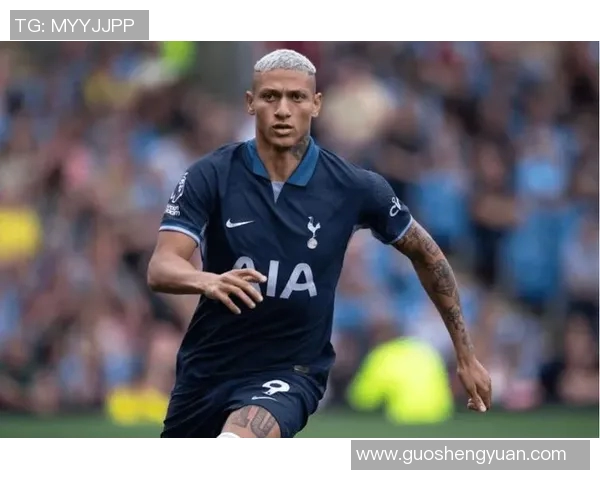 理查利森成为第五位在英超出场250次的巴西球员荣耀时刻 理查利森成为第五位在英超出场250次的巴西球员荣耀时刻