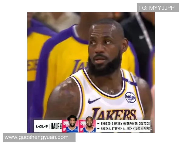 浓眉首节疑似崴脚退场4分4篮板1抢断望无大碍 浓眉首节疑似崴脚退场4分4篮板1抢断望无大碍