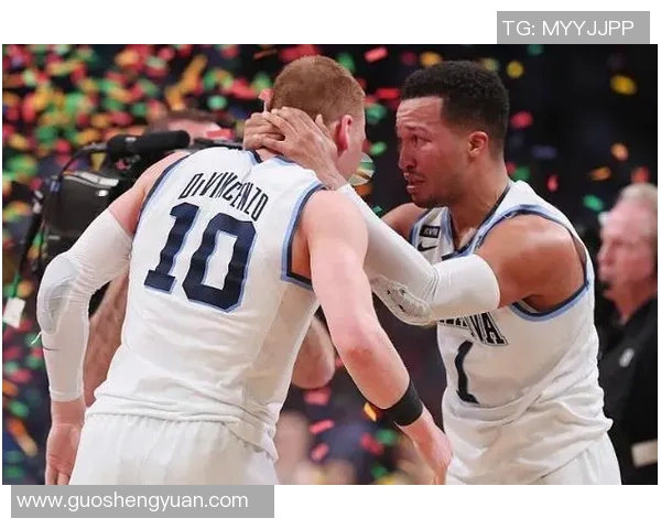 芬奇点评球队表现前三节进攻困难末节顶住压力海兰德与迪文表现出色